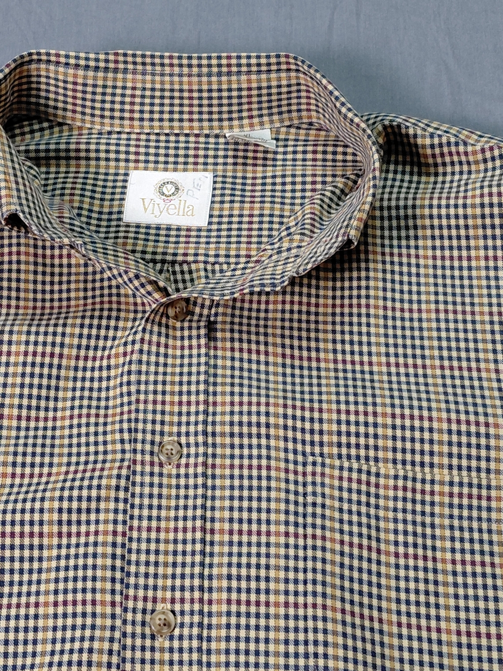 Viyella Men's Casual Button-Down Shirt in Beige Navy Red Check